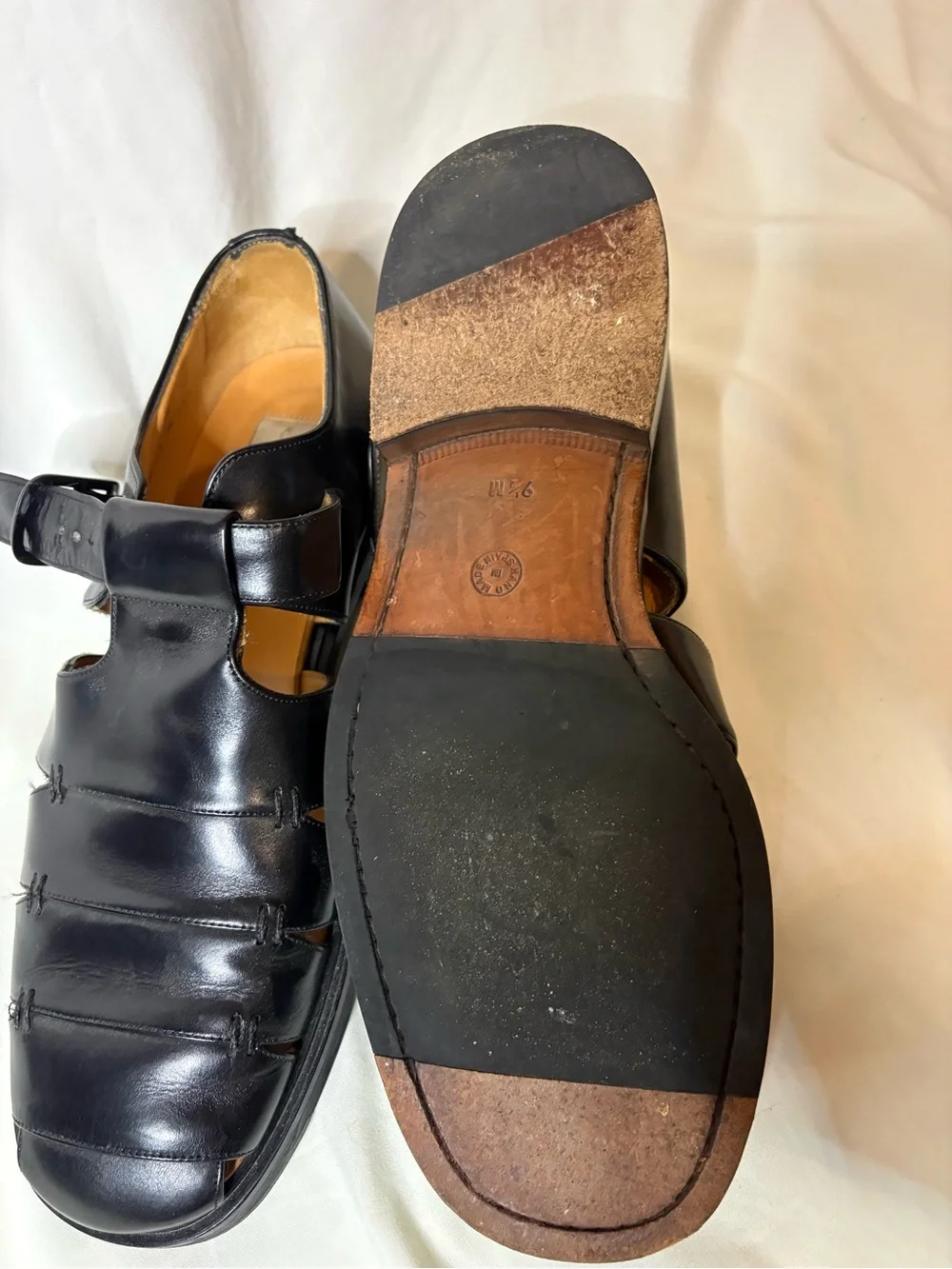 Mezlan Black Leather Fisherman-Style Men’s Sandals with Buckle